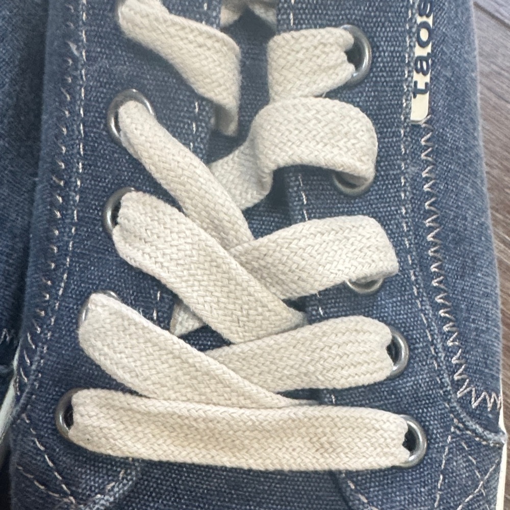 Taos Denim Casual Sneakers size 8 - Picture 2 of 9